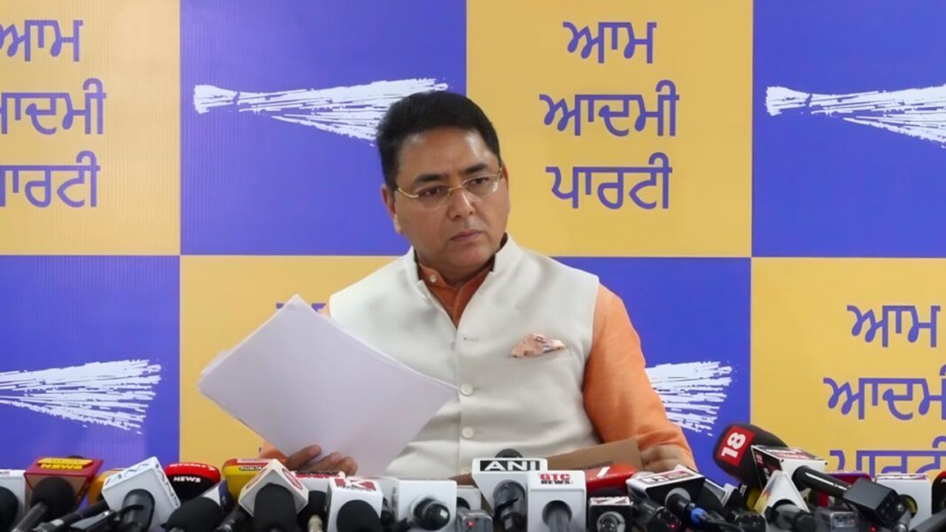 Chandigarh : सबूत पेश करने के बजाय, ईडी पत्र, लीक और मीडिया रिपोर्ट के ज़रिए आप लीडरशिप को बदनाम कर रही है- अमन अरोड़ा Chandigarh : सबूत पेश करने के बजाय, ईडी पत्र, लीक और मीडिया रिपोर्ट के ज़रिए आप लीडरशिप को बदनाम कर रही है- अमन अरोड़ा