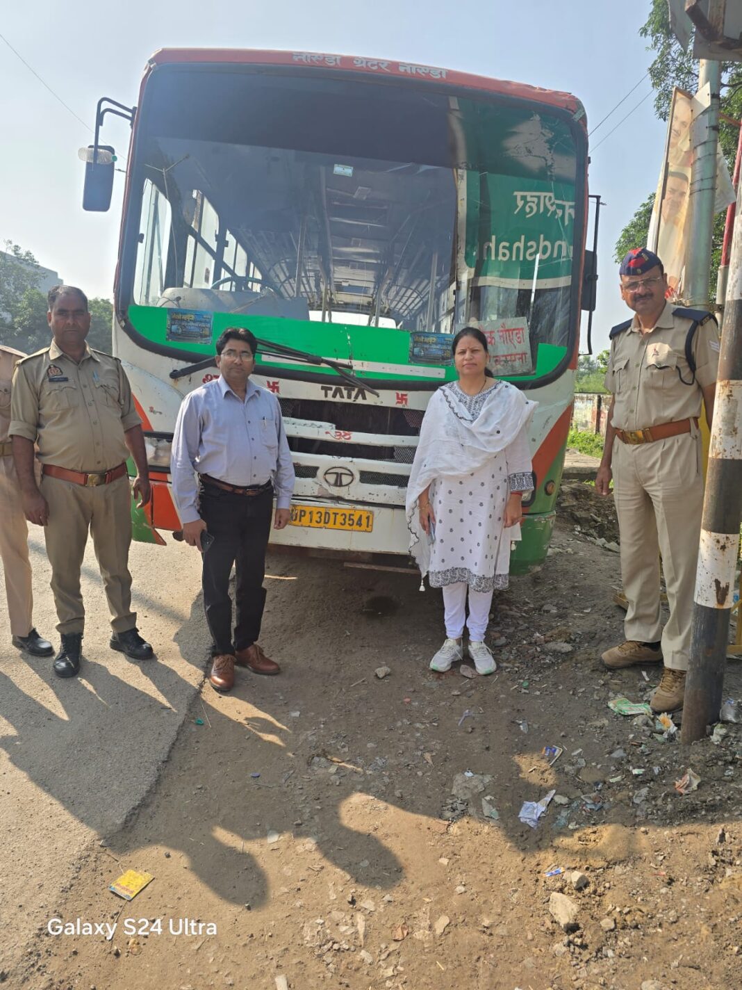 Bulandshahar : बुलंदशहर में ऑपरेशन कवच 2.0 के तहत बड़ी कार्रवाई, यूपी रोडवेज के रंग में दौड़ रही 4 फर्जी बसें पकड़ीं Bulandshahar : बुलंदशहर में ऑपरेशन कवच 2.0 के तहत बड़ी कार्रवाई, यूपी रोडवेज के रंग में दौड़ रही 4 फर्जी बसें पकड़ीं