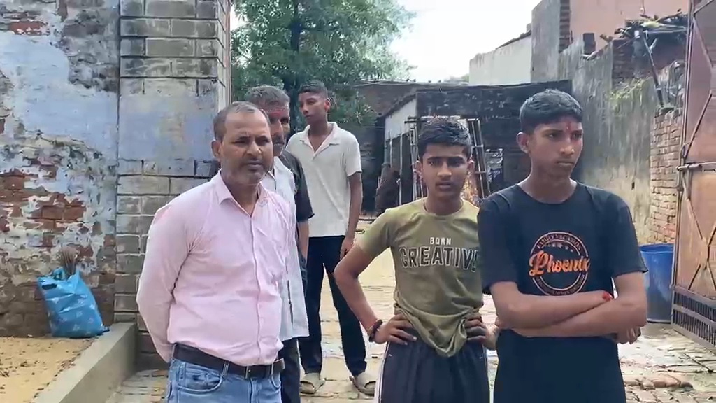 Hapur News : हापुड़ में आरएसएस पदाधिकारी की मौत का मामला, हादसा या साजिश, पुलिस ने बताई असली वजह Hapur News : हापुड़ में आरएसएस पदाधिकारी की मौत का मामला, हादसा या साजिश, पुलिस ने बताई असली वजह