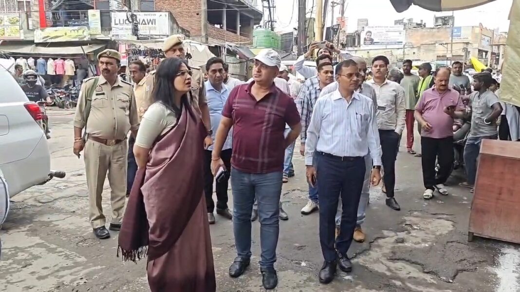 Hapur News : हापुड़ के शहीद स्मारक का होगा कायाकल्प, जिलाधिकारी ने किया निरीक्षण Hapur News : हापुड़ के शहीद स्मारक का होगा कायाकल्प, जिलाधिकारी ने किया निरीक्षण