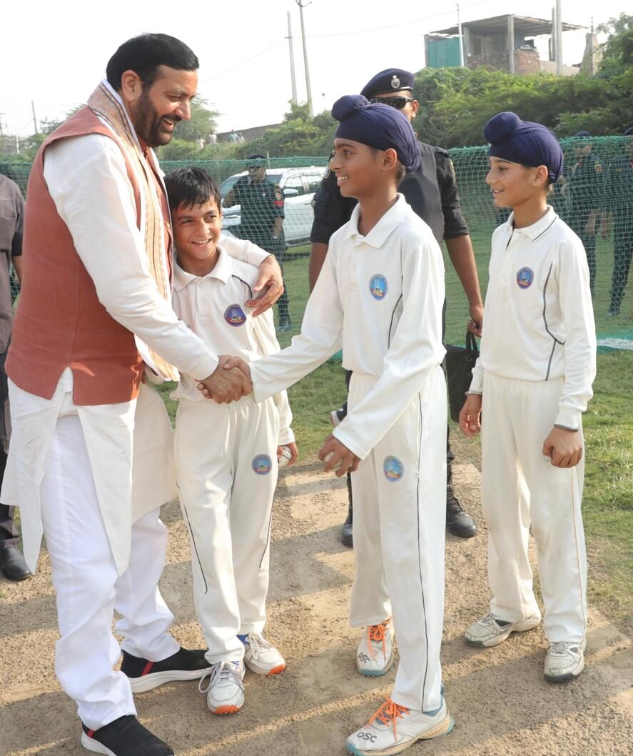 Patiala Cricket Academy: पटियाला में खेल अकादमी में खिलाड़ियों से मिले मुख्यमंत्री नायब सिंह सैनी Patiala Cricket Academy: पटियाला में खेल अकादमी में खिलाड़ियों से मिले मुख्यमंत्री नायब सिंह सैनी