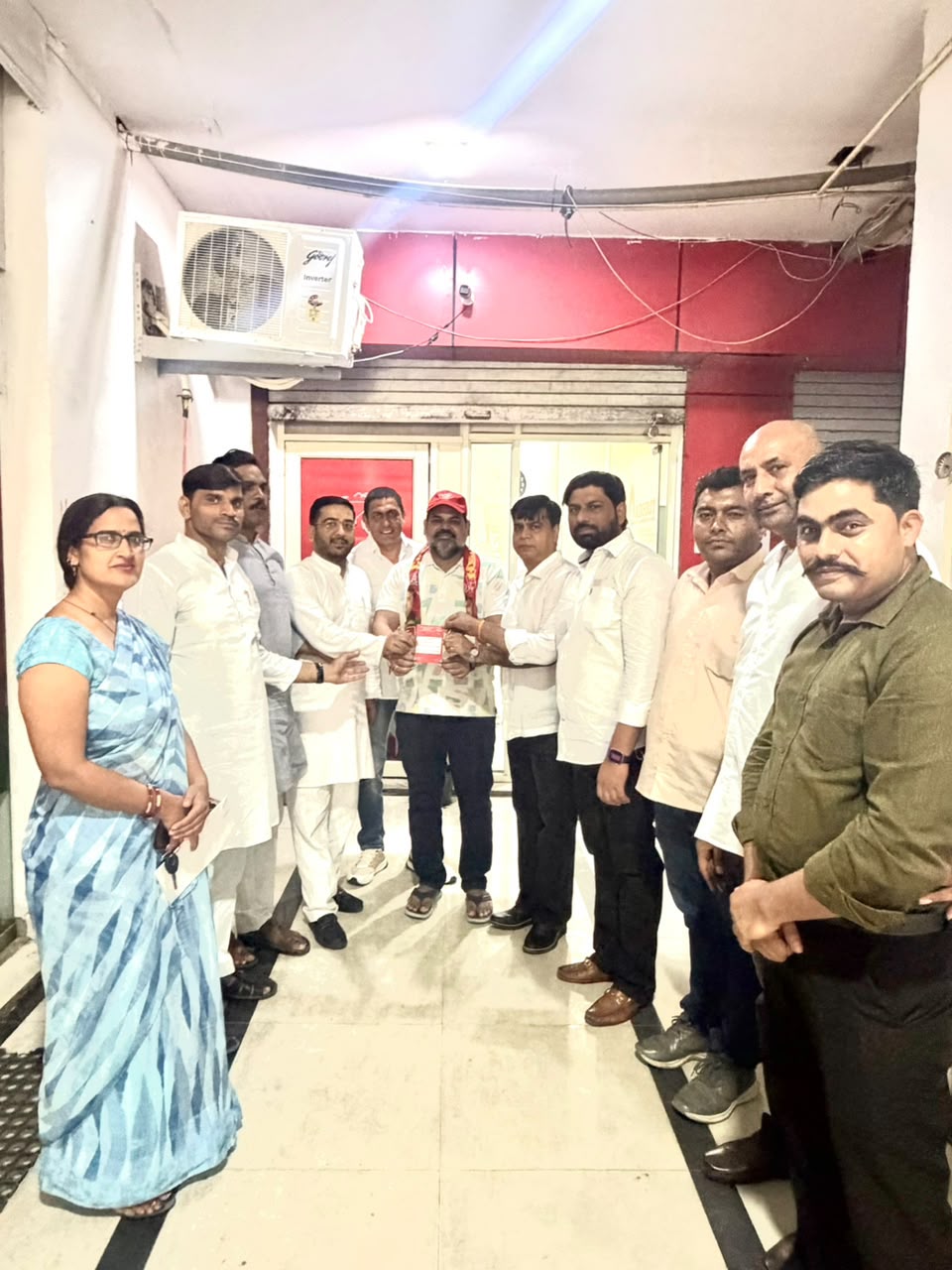 SP Organization: सपा नोएडा महानगर की जोन एवं सेक्टर प्रभारियों की महत्वपूर्ण बैठक आयोजित SP Organization: सपा नोएडा महानगर की जोन एवं सेक्टर प्रभारियों की महत्वपूर्ण बैठक आयोजित