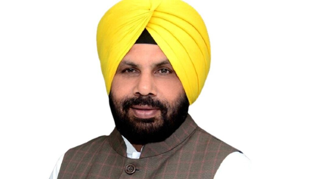 Chandigarh : पंजाब की शांति और अमन-शांति को भंग करने की कोशिश करने वाले आसामाजिक तत्वों से सख्ती से निपटा जाएगा- हरभजन सिंह ईटीओ Chandigarh : पंजाब की शांति और अमन-शांति को भंग करने की कोशिश करने वाले आसामाजिक तत्वों से सख्ती से निपटा जाएगा- हरभजन सिंह ईटीओ