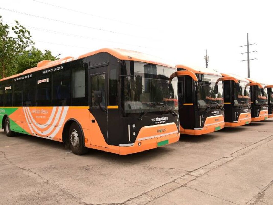 Noida E-Bus Service: नोएडा में जल्द बढ़ेंगी 25 नई ई-बसें, गांवों और सेक्टरों को जोड़ने के लिए नए रूटों का सर्वे; अगस्त में 3.40 लाख यात्रियों ने किया सफर Noida E-Bus Service: नोएडा में जल्द बढ़ेंगी 25 नई ई-बसें, गांवों और सेक्टरों को जोड़ने के लिए नए रूटों का सर्वे; अगस्त में 3.40 लाख यात्रियों ने किया सफर