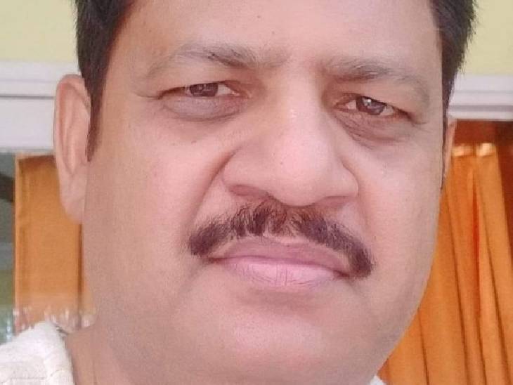 Noida Leaseback Case: 3,800 करोड़ के लीजबैक मामले में तत्कालीन सचिव हरीश चंद्र बर्खास्त Noida Leaseback Case: 3,800 करोड़ के लीजबैक मामले में तत्कालीन सचिव हरीश चंद्र बर्खास्त