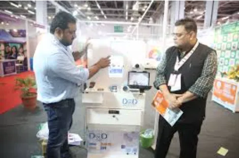 Medical Innovation: एक बूंद खून से 10 मिनट में 75 से अधिक जांच, यूपी के युवाओं ने बनाई पोर्टेबल मशीन Medical Innovation: एक बूंद खून से 10 मिनट में 75 से अधिक जांच, यूपी के युवाओं ने बनाई पोर्टेबल मशीन