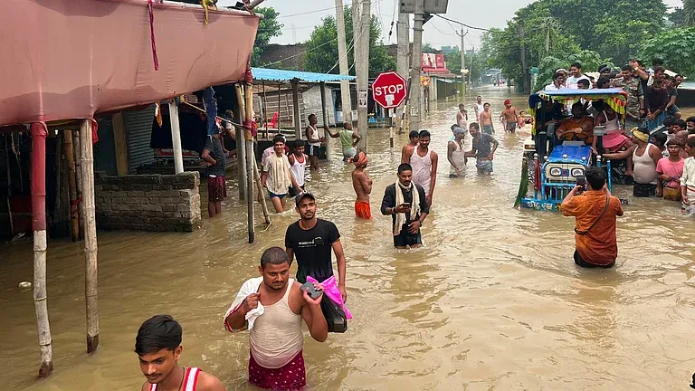 Bihar Floods: पटना में खतरे के स्तर से ऊपर पहुंची गंगा, 12 जिलों में 22 लाख से ज्यादा लोग प्रभावित; कई ट्रेनें रद्द Bihar Floods, Ganga River, Patna Flood, Bihar Rain, Flood Alert