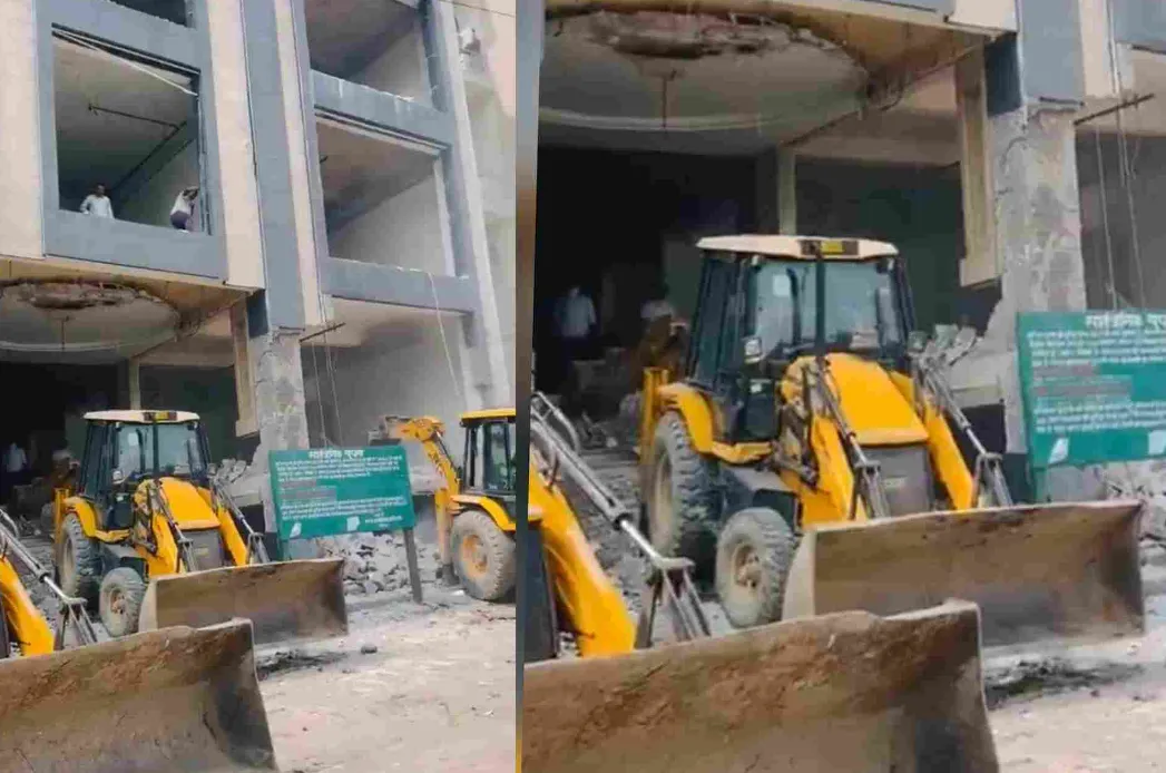 Noida Demolition: हाजीपुर में पांच मंजिला अवैध इमारत पर चला प्राधिकरण का हथौड़ा, कोर्ट से स्टे खारिज होने के बाद कार्रवाई शुरू Noida Demolition: हाजीपुर में पांच मंजिला अवैध इमारत पर चला प्राधिकरण का हथौड़ा, कोर्ट से स्टे खारिज होने के बाद कार्रवाई शुरू