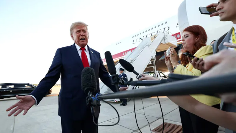 Trump White House Ban: ट्रंप के फैसले के बाद CNN समेत तीन मीडिया संस्थानों ने किया मुकदमा, प्रमुख TV नेटवर्क ने रोकी पूल कवरेज Trump White House Ban, CNN News, MS NOW, Politico, US Media Freedom