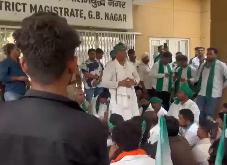 BKU Krishak Shakti: पांच सूत्रीय मांगों को लेकर किसानों ने निकाला पैदल मार्च, कलेक्ट्रेट पर प्रदर्शन BKU Krishak Shakti: पांच सूत्रीय मांगों को लेकर किसानों ने निकाला पैदल मार्च, कलेक्ट्रेट पर प्रदर्शन