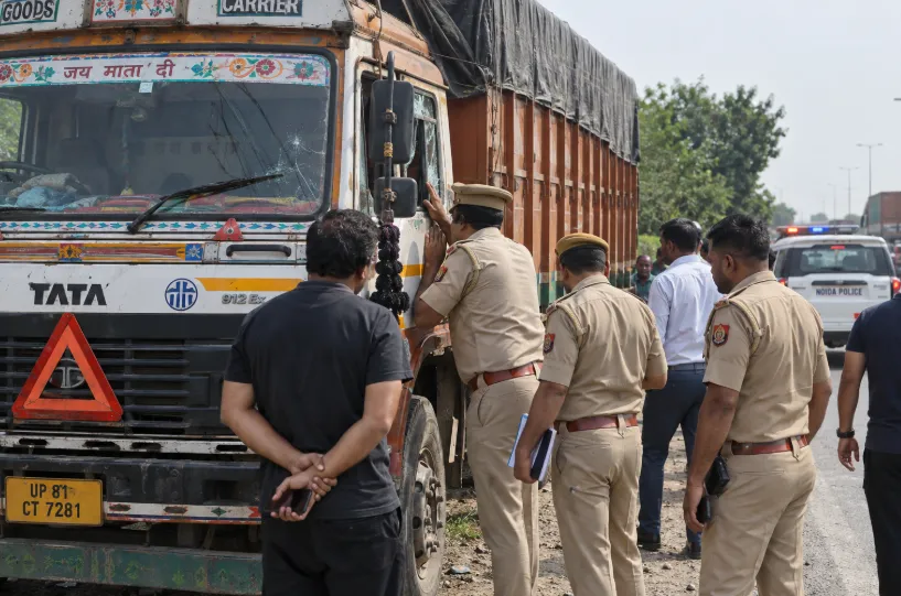 Driver Death: लडपुरा गांव के पास सड़क किनारे खड़े कैंटर में मिला चालक का शव, मौत की वजह की जांच में जुटी पुलिस Driver Death: लडपुरा गांव के पास सड़क किनारे खड़े कैंटर में मिला चालक का शव, मौत की वजह की जांच में जुटी पुलिस