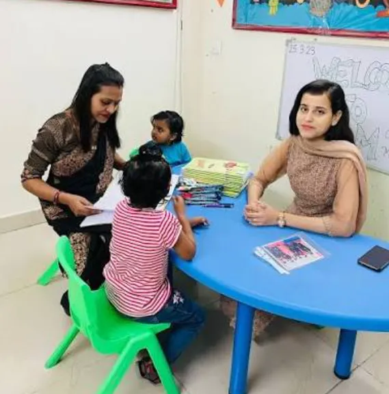 Day Care Centres: कामकाजी महिलाओं के लिए डे-केयर बना सहारा, बच्चों की देखभाल पर हर महीने खर्च हो रहे 7 से 15 हजार रुपये Day Care Centres: कामकाजी महिलाओं के लिए डे-केयर बना सहारा, बच्चों की देखभाल पर हर महीने खर्च हो रहे 7 से 15 हजार रुपये