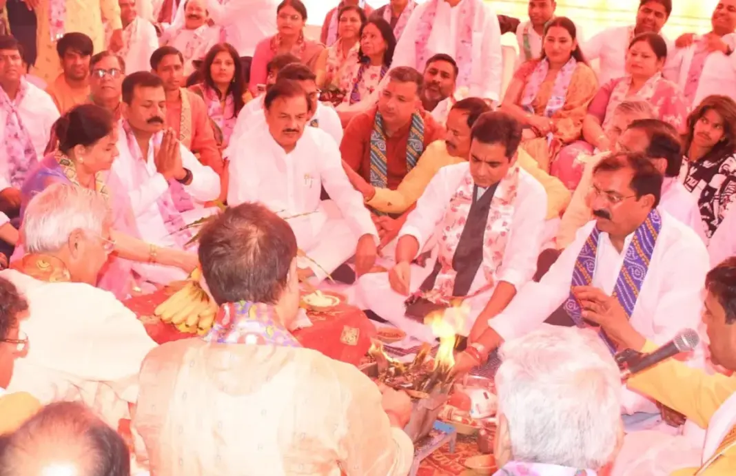 Ramlila 2026: नोएडा स्टेडियम में रामलीला की तैयारियां शुरू, वैदिक मंत्रोच्चार के बीच हुआ भूमि पूजन Ramlila 2026: नोएडा स्टेडियम में रामलीला की तैयारियां शुरू, वैदिक मंत्रोच्चार के बीच हुआ भूमि पूजन