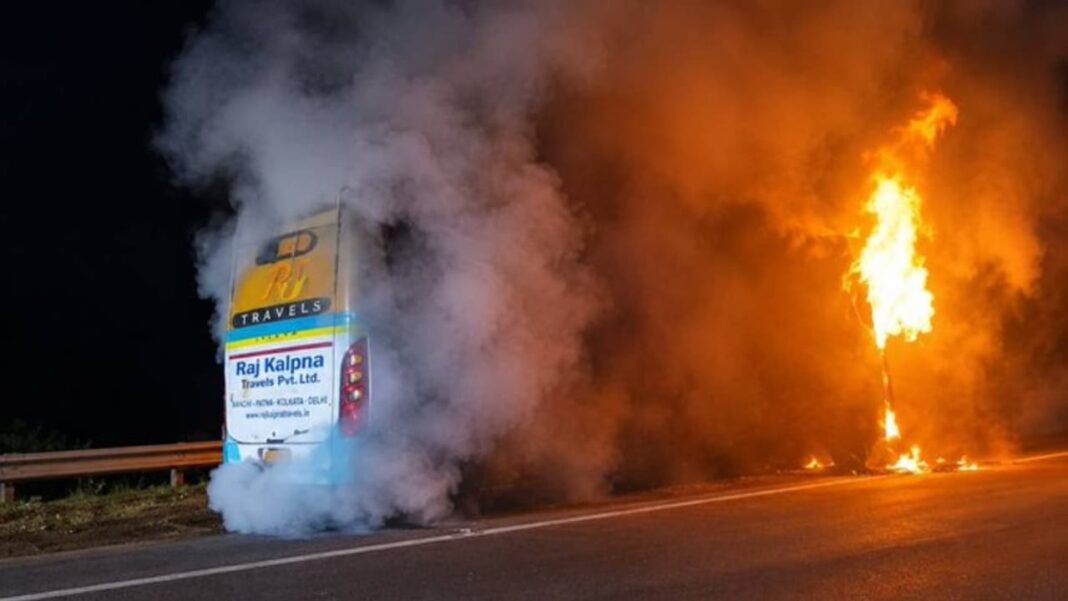 Bus Fire Survivor: ग्रेटर नोएडा बस अग्निकांड में बची महिला ने सुनाया खौफनाक मंजर, बोली- आग लगते ही मच गई चीख-पुकार Bus Fire Survivor: ग्रेटर नोएडा बस अग्निकांड में बची महिला ने सुनाया खौफनाक मंजर, बोली- आग लगते ही मच गई चीख-पुकार