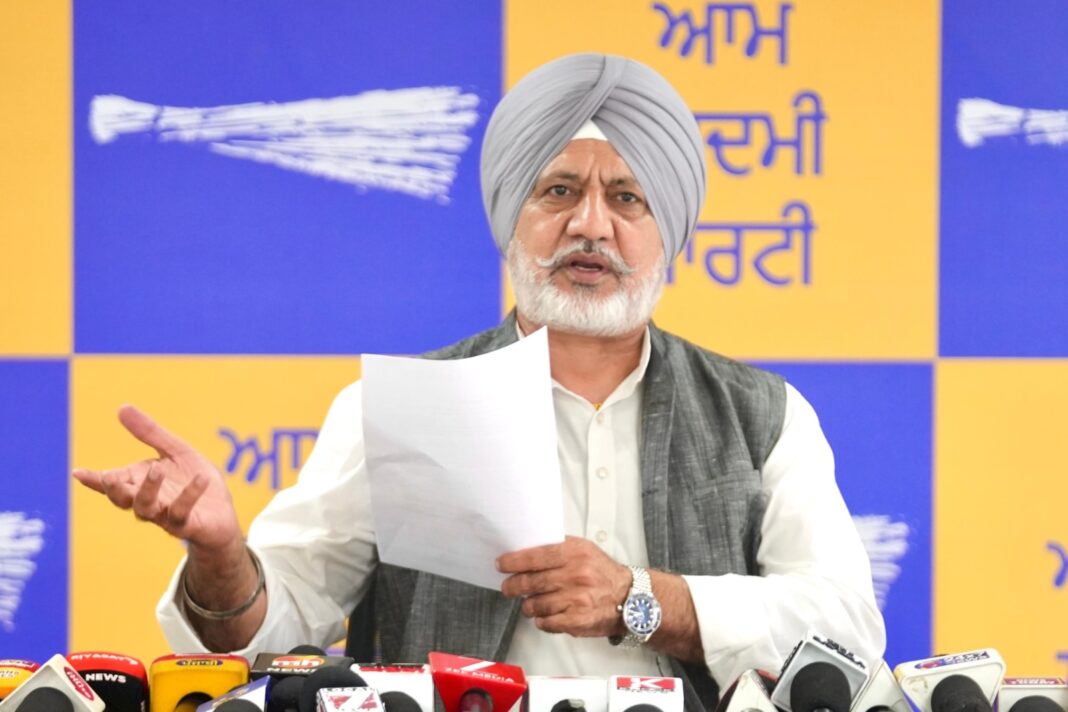 Chandigarh : कांग्रेस ने सज्जन कुमार और कमल नाथ जैसे नेताओं को राजनीतिक संरक्षण क्यों दिया? : बलतेज पन्नू Chandigarh : कांग्रेस ने सज्जन कुमार और कमल नाथ जैसे नेताओं को राजनीतिक संरक्षण क्यों दिया? : बलतेज पन्नू