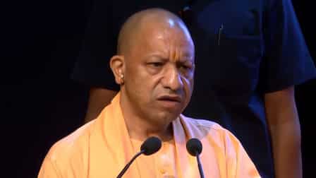 Bareilly : दंगा किया तो बाप-दादाओं की कमाई से भी धोना पड़ेगा हाथ- मुख्यमंत्री योगी आदित्यनाथ Bareilly : दंगा किया तो बाप-दादाओं की कमाई से भी धोना पड़ेगा हाथ- मुख्यमंत्री योगी आदित्यनाथ