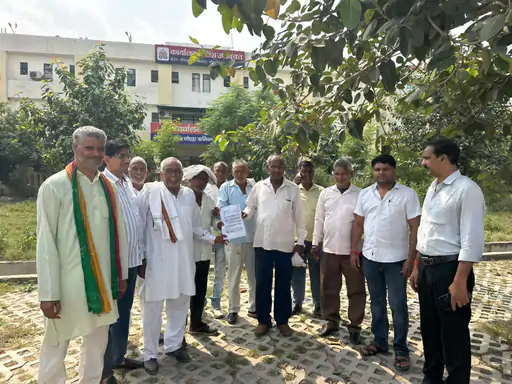 Illegal Mining: ग्रेटर नोएडा में अवैध मिट्टी खनन से ग्रामीण परेशान, डीसीपी से शिकायत कर कार्रवाई की मांग Illegal Mining: ग्रेटर नोएडा में अवैध मिट्टी खनन से ग्रामीण परेशान, डीसीपी से शिकायत कर कार्रवाई की मांग