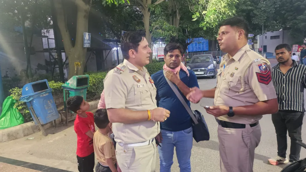 Chinese Manjha, Delhi Road Accident, Inspector Vikas Kumar, LBS Hospital, Delhi Police