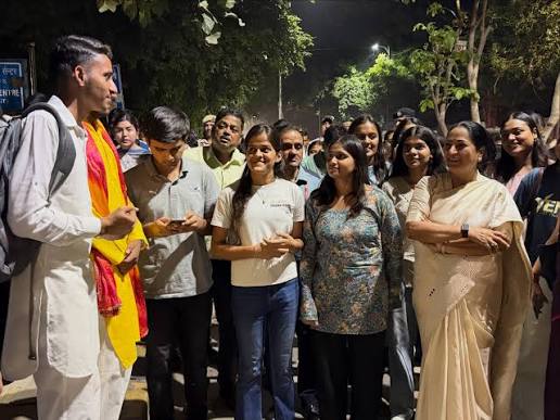 DU North Campus Safety: CM रेखा गुप्ता का देर रात कैंपस दौरा, छात्राओं की सुरक्षा पर फोकस; CCTV, स्ट्रीट लाइट और फुटपाथ सुधार के निर्देश DU North Campus Safety, Rekha Gupta, Delhi University Security, CCTV Cameras Delhi, Women Safety Delhi