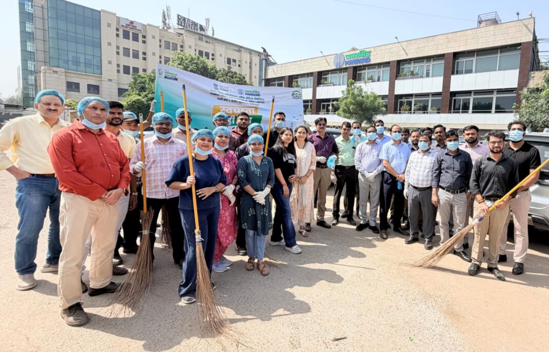 Faridabad : स्वच्छता अभियान के तहत पावरग्रिड ने निकाली स्वच्छता रैली Faridabad : स्वच्छता अभियान के तहत पावरग्रिड ने निकाली स्वच्छता रैली