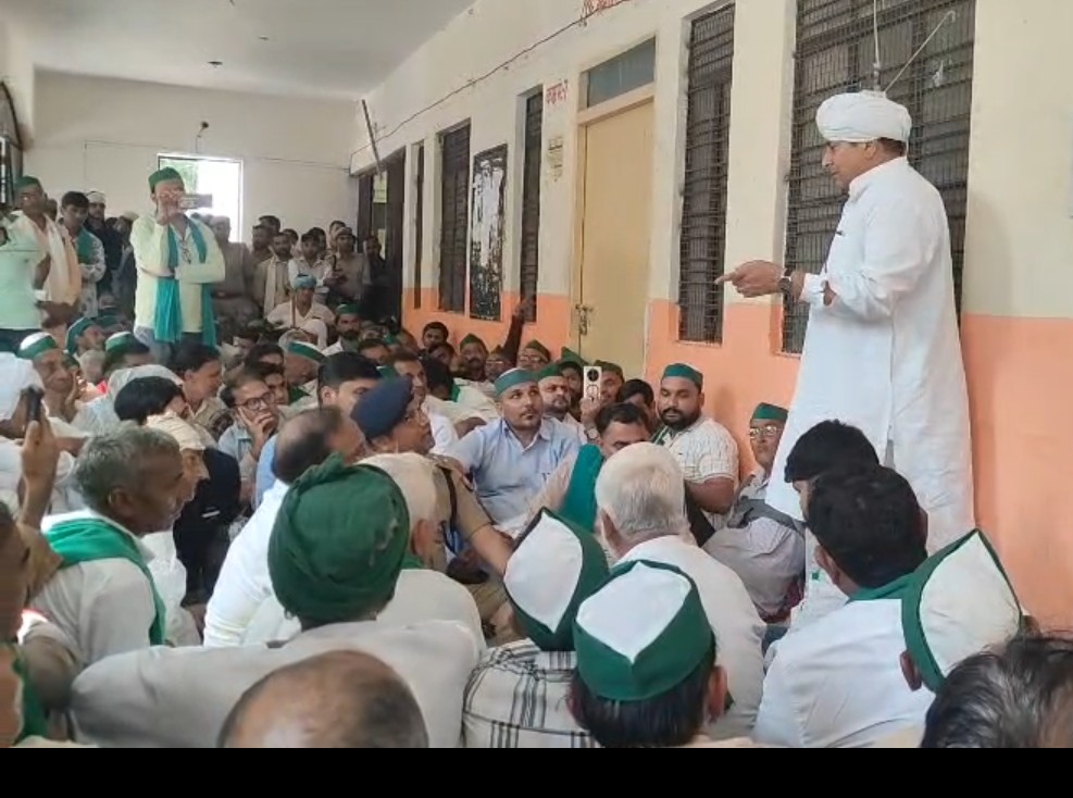 Bulandshahar : बुलंदशहर में भाकियू अराजनैतिक की पंचायत, सैकड़ों समस्याओं का मौके पर समाधान Bulandshahar : बुलंदशहर में भाकियू अराजनैतिक की पंचायत, सैकड़ों समस्याओं का मौके पर समाधान