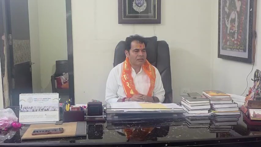 Mathura : राहुल गांधी देश में अराजकता फैलाना चाहते हैं, भाजपा विधायक श्रीकांत शर्मा ने विपक्ष पर साधा निशाना Mathura : राहुल गांधी देश में अराजकता फैलाना चाहते हैं, भाजपा विधायक श्रीकांत शर्मा ने विपक्ष पर साधा निशाना