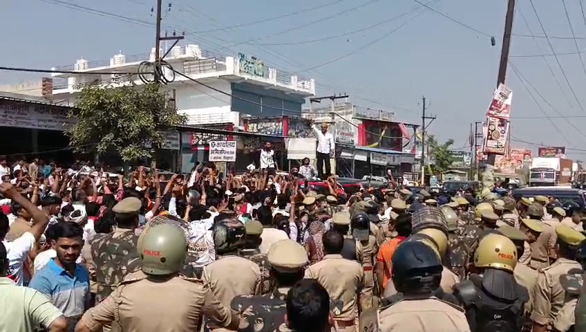 Hapur News : हापुड़ में सवर्ण समाज का आंदोलन तेज, धौलाना में महापंचायत को लेकर प्रशासन अलर्ट Hapur News : हापुड़ में सवर्ण समाज का आंदोलन तेज, धौलाना में महापंचायत को लेकर प्रशासन अलर्ट