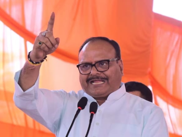 Lucknow : ‘जेपी की आड़ में अपने भ्रष्टाचार और परिवारवाद पर पर्दा डालते हैं अखिलेश’- ब्रजेश पाठक का हमला Lucknow : ‘जेपी की आड़ में अपने भ्रष्टाचार और परिवारवाद पर पर्दा डालते हैं अखिलेश’- ब्रजेश पाठक का हमला