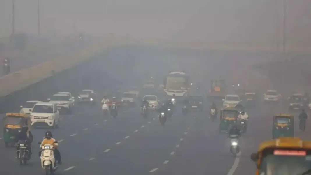 Lucknow : हाईवे-एक्सप्रेसवे पर बढ़ेगी सुरक्षा, शीतलहर-कोहरे में हादसे रोकने के लिए योगी सरकार ने शुरू की तैयारी Lucknow : हाईवे-एक्सप्रेसवे पर बढ़ेगी सुरक्षा, शीतलहर-कोहरे में हादसे रोकने के लिए योगी सरकार ने शुरू की तैयारी