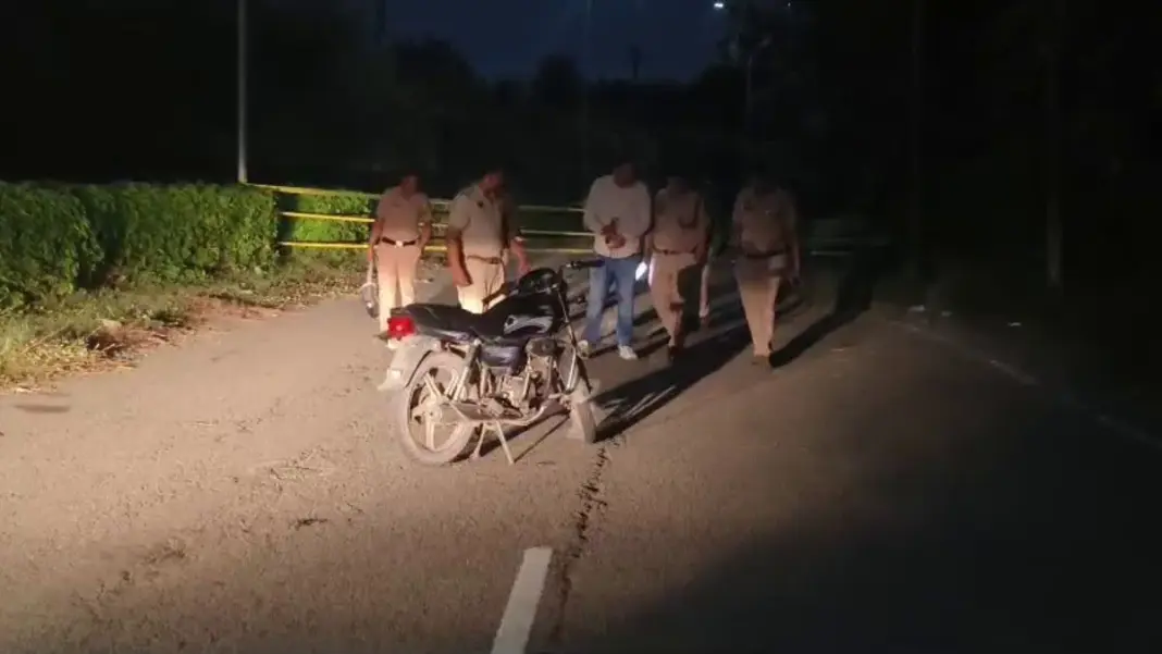 Panchkula Police Encounter: पंचकूला में लॉरेंस और अर्जू बिश्नोई गैंग के दो संदिग्ध शूटर गिरफ्तार, एसएचओ की बुलेटप्रूफ जैकेट पर लगी गोली Panchkula Police Encounter, Lawrence Bishnoi Gang, Arshdeep Singh Arrested, Jugraj Singh Arrested, Bulletproof Jacket Saves SHO