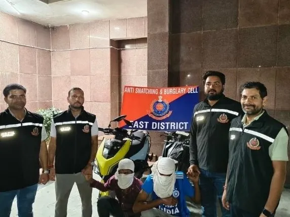 Snatching Cases Delhi: दिल्ली में दो कथित झपटमार गिरफ्तार, 650 CCTV कैमरों की फुटेज से पांच वारदातों का खुलासा Snatching Cases Delhi