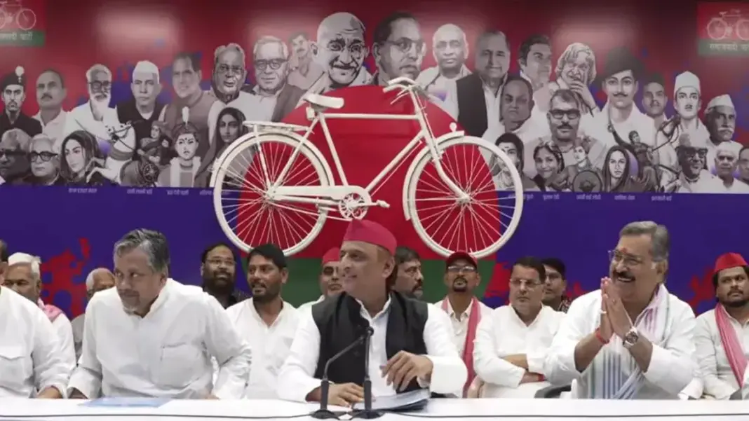 UP MLC Election: सपा ने बदले उम्मीदवार, संजयन त्रिपाठी और डॉ. आकाश अग्रवाल को चुनावी मैदान में उतारा UP MLC Election, Sanjayan Tripathi, Akash Agarwal, Samajwadi Party, Uttar Pradesh Politics