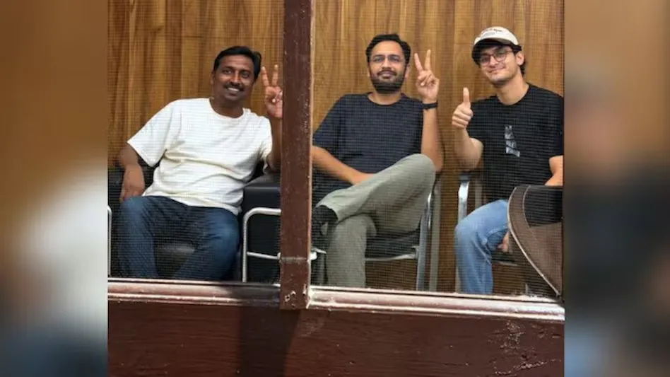 CJP Leaders Custody: सौरव दास और आशुतोष रांका को अदालत से झटका, दो दिन और तिहाड़ जेल में रहेंगे CJP Leaders Custody: सौरव दास और आशुतोष रांका को अदालत से झटका, दो दिन और तिहाड़ जेल में रहेंगे