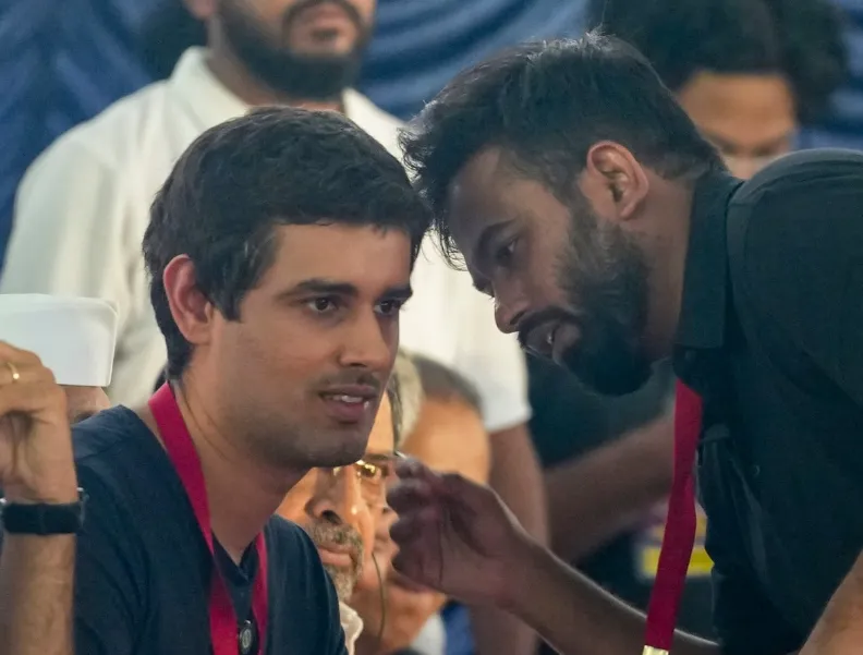 Dhruv Rathee Case: हिंदू देवी-देवताओं के अपमान के आरोप में ध्रुव राठी की बढ़ सकती हैं मुश्किलें Dhruv Rathee, Dhruv Rathee Case, Delhi Police, Hindu Deities Controversy, Delhi High Court