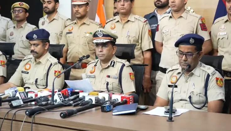 Sonia Vihar Murder Case: मनीष यादव हत्याकांड का खुलासा, पत्नी से शादी करना चाहता था आरोपी; सात आरोपी पकड़े गए Sonia Vihar Murder Case: मनीष यादव हत्याकांड का खुलासा, पत्नी से शादी करना चाहता था आरोपी; सात आरोपी पकड़े गए