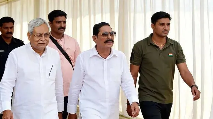 Anant Singh Statement: नीतीश कुमार के लिए 9 हत्याएं कराने का दावा कर पलटे JDU विधायक अनंत सिंह, अब बोले- लालू यादव के शासन में मारे गए मेरे 9 साथी Anant Singh, Nitish Kumar, Bihar Politics, JDU Controversy, Bihar MLC Election