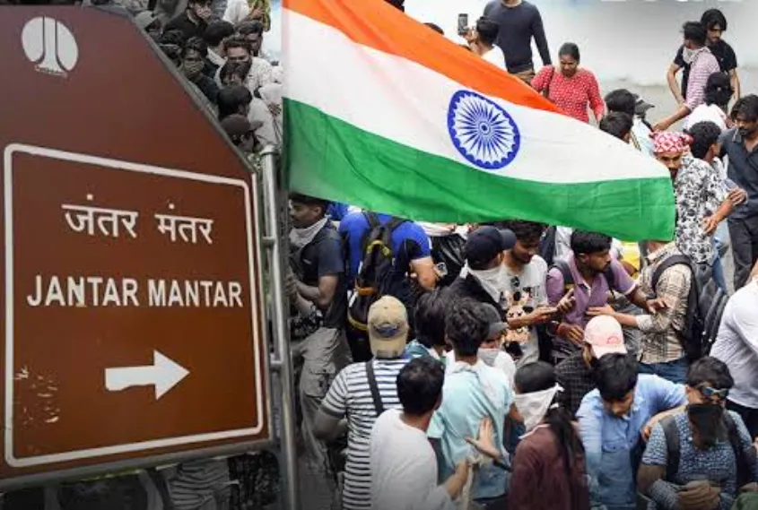 Jantar Mantar Protest: दिल्ली में अब जंतर-मंतर पर नहीं होंगे प्रदर्शन, रामलीला मैदान समेत तीन नए स्थल तय Jantar Mantar Protest, Delhi Protest Sites, Ramlila Maidan, Burari Ground, Delhi Police Order