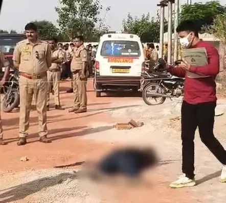 Agra Shooting: आगरा में शादीशुदा युवक ने प्रेमिका को मारी गोली, फिर खुद को भी गोली से उड़ाया; युवती की हालत गंभीर Agra Shooting, Safire Colony Firing, Arun Kumar Case, Agra Crime, Uttar Pradesh Crime