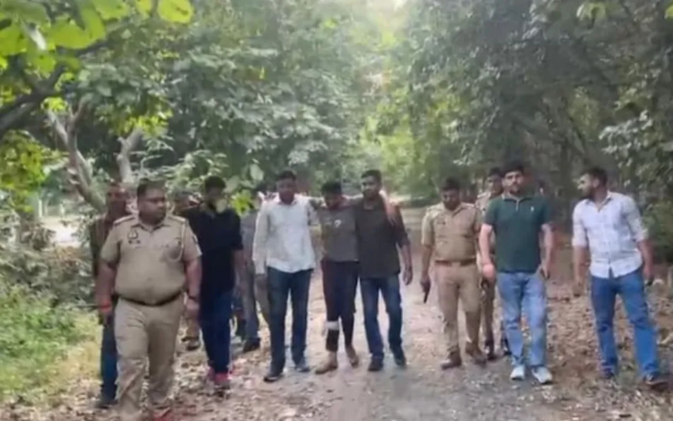 Greater Noida Child Kidnapping: छह साल के बच्चे का अपहरण कर दो लाख रुपये में बेचा, दो महिलाओं समेत सात आरोपी गिरफ्तार Greater Noida Child Kidnapping: छह साल के बच्चे का अपहरण कर दो लाख रुपये में बेचा, दो महिलाओं समेत सात आरोपी गिरफ्तार