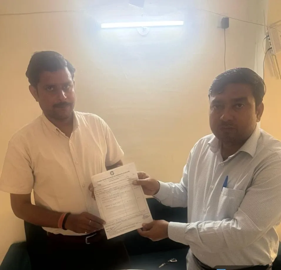 Illegal Dumping: ग्रेटर नोएडा में अवैध डंपिंग पर प्राधिकरण सख्त, एम्स गोल्ड होम पर 40,400 रुपये का जुर्माना Illegal Dumping: ग्रेटर नोएडा में अवैध डंपिंग पर प्राधिकरण सख्त, एम्स गोल्ड होम पर 40,400 रुपये का जुर्माना