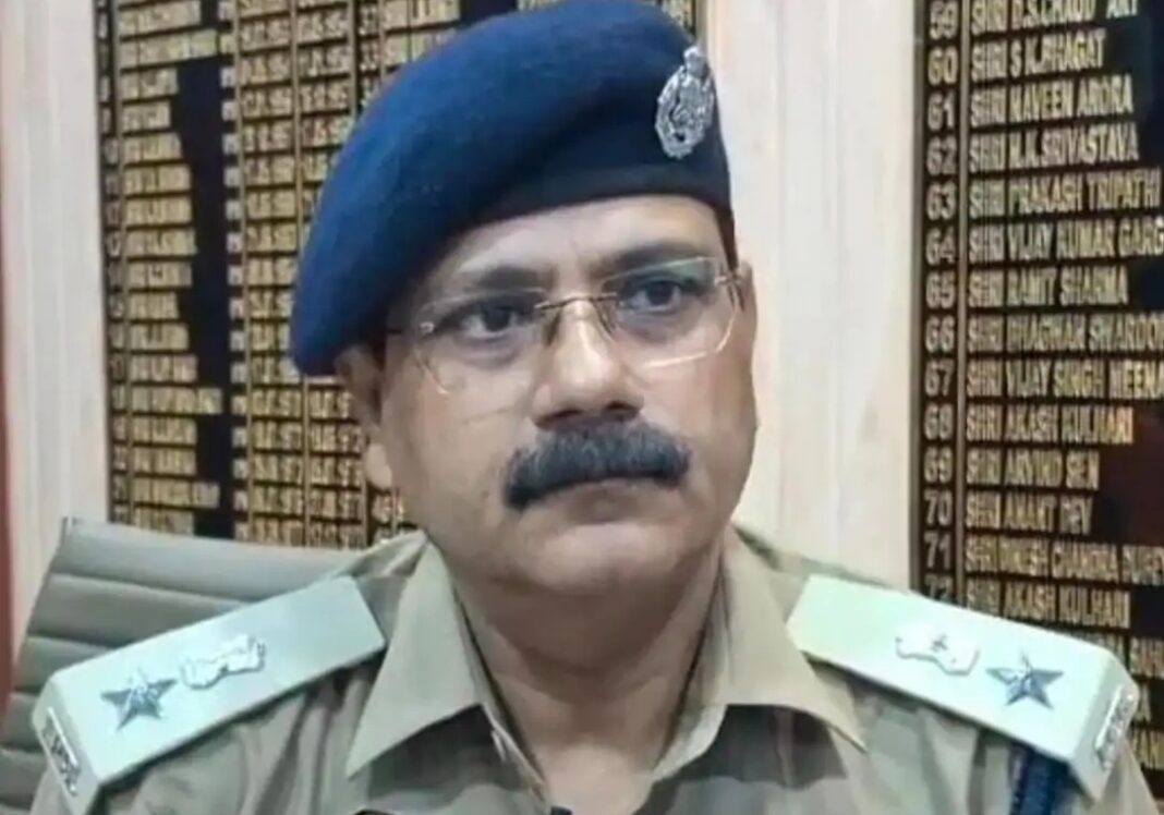 Hapur News : हापुड़ के नए पुलिस अधीक्षक बने मधुबन कुमार सिंह, कुंवर ज्ञानंजय सिंह प्रयागराज भेजे गए Hapur News : हापुड़ के नए पुलिस अधीक्षक बने मधुबन कुमार सिंह, कुंवर ज्ञानंजय सिंह प्रयागराज भेजे गए